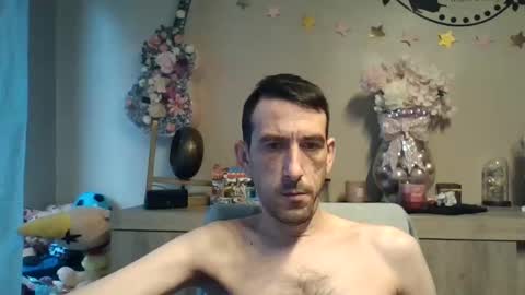 Snapshot of belgianboy33 chatting on December 5, 2025, 8:45 am Dreamcock online show from December 5, 2025, 8:45 am