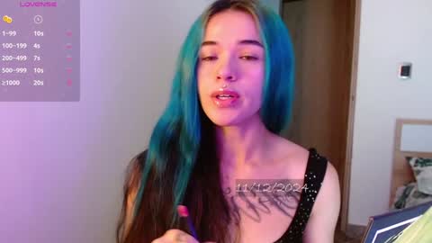 Snapshot of bell_art chatting on December 11, 2024, 4:20 pm online show from December 11, 2024, 4:20 pm