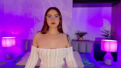 BELLA online show from October 18, 2025, 12:17 pm