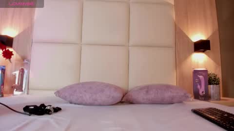 Bella cam online show from March 28, 2026, 7:24 pm