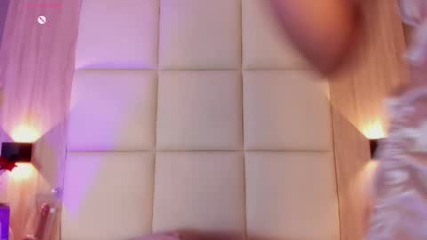 Bella cam online show from June 2, 2026, 7:49 pm