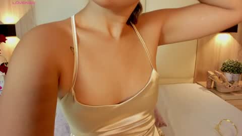 Bella cam online show from July 13, 2026, 7:16 pm
