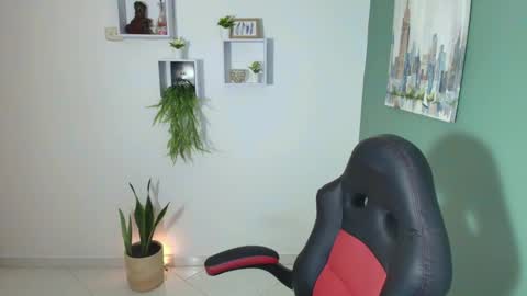 Snapshot of bella_99x chatting on February 1, 2025, 11:43 am Bel 3 online show from February 1, 2025, 11:43 am