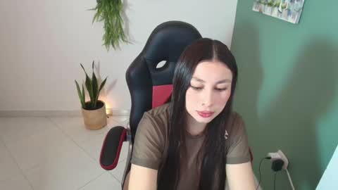 Snapshot of bella_99x chatting on February 2, 2025, 11:51 am Bel 3 online show from February 2, 2025, 11:51 am