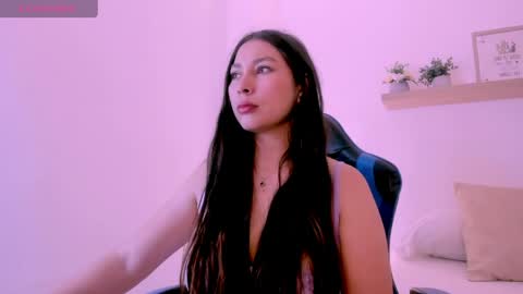 Snapshot of bella_99x chatting on June 8, 2026, 11:54 am Bel 3 online show from June 8, 2026, 11:54 am