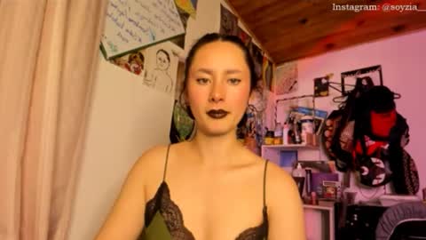 Snapshot of bella__w chatting on March 29, 2026, 2:44 am Zia online show from March 29, 2026, 2:44 am