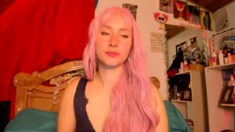Snapshot of bella__w chatting on June 30, 2026, 2:45 am Zia online show from June 30, 2026, 2:45 am