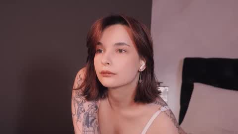 Snapshot of bella_alita chatting on October 7, 2025, 8:17 pm lita online show from October 7, 2025, 8:17 pm