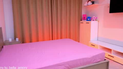 Bella online show from November 21, 2025, 8:18 pm