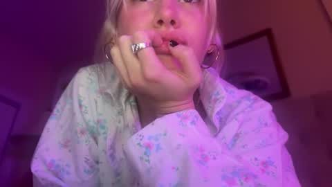 Bella Baby online show from February 10, 2025, 4:52 am