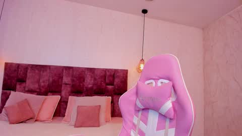 Snapshot of bella_clarck chatting on November 14, 2025, 11:35 pm BELLA CLARCK online show from November 14, 2025, 11:35 pm