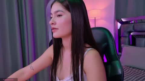 Bella  online show from April 25, 2026, 3:31 pm