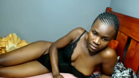 Snapshot of bella_cocy chatting on June 9, 2026, 11:33 am cocy online show from June 9, 2026, 11:33 am