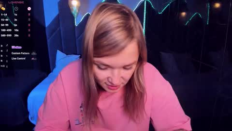 Snapshot of bella_cosmos chatting on September 30, 2025, 5:45 am Bella online show from September 30, 2025, 5:45 am