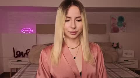 Snapshot of bella_crazyy chatting on May 4, 2026, 8:16 pm Bella online show from May 4, 2026, 8:16 pm