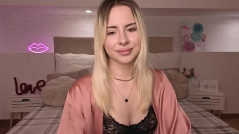 Snapshot of bella_crazyy chatting on May 5, 2026, 9:12 pm Bella online show from May 5, 2026, 9:12 pm