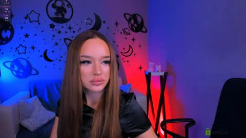 Bella online show from August 4, 2026, 7:27 pm