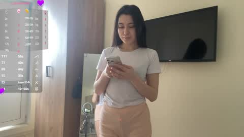 Snapshot of bella_gasp chatting on May 12, 2026, 5:04 am Jane online show from May 12, 2026, 5:04 am