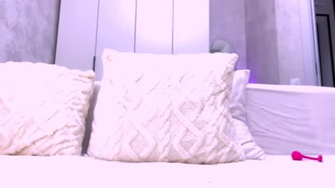 Snapshot of bella_gasp chatting on June 11, 2026, 12:32 am Jane online show from June 11, 2026, 12:32 am