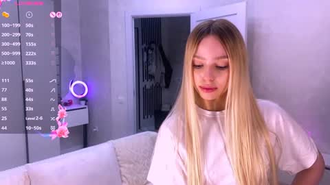 Snapshot of bella_gasp chatting on June 14, 2026, 4:31 pm Jane online show from June 14, 2026, 4:31 pm