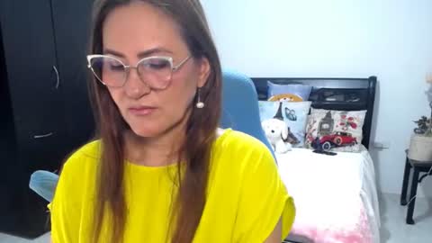 Snapshot of bella_ghisell chatting on July 21, 2026, 3:09 am Bella online show from July 21, 2026, 3:09 am