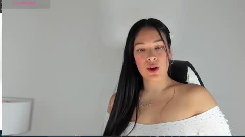 Laura online show from March 2, 2025, 9:01 pm