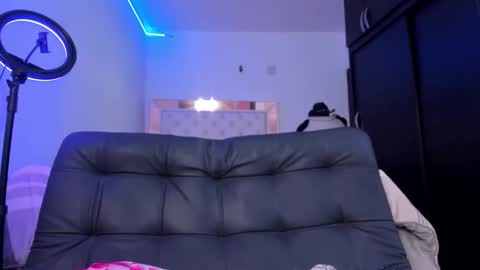 bella_hamilton online show from March 5, 2026, 2:18 am