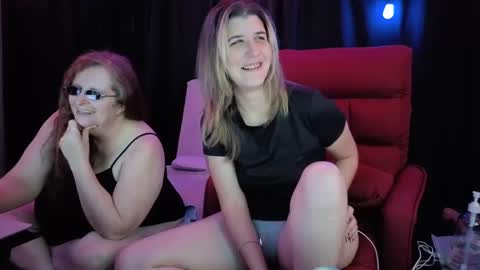 Snapshot of bella_james_1988 chatting on September 15, 2025, 4:07 pm Bella James online show from September 15, 2025, 4:07 pm