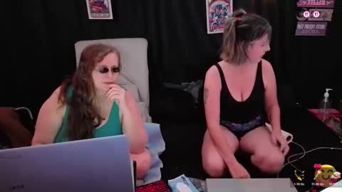 Snapshot of bella_james_1988 chatting on November 9, 2025, 4:05 pm Bella James online show from November 9, 2025, 4:05 pm