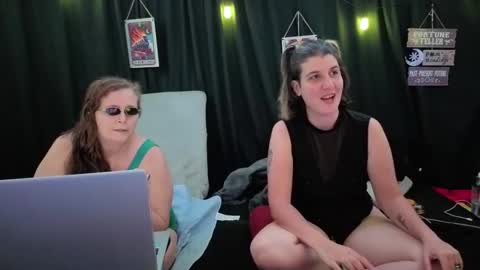 Snapshot of bella_james_1988 chatting on November 18, 2025, 8:02 pm Bella James online show from November 18, 2025, 8:02 pm