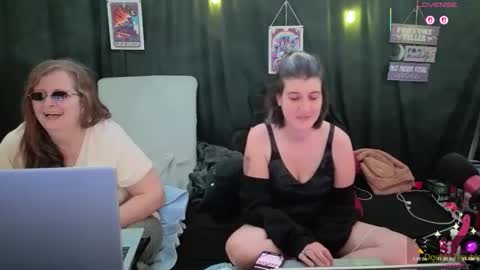 Snapshot of bella_james_1988 chatting on November 22, 2025, 5:23 pm Bella James online show from November 22, 2025, 5:23 pm