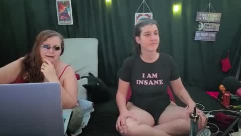 Snapshot of bella_james_1988 chatting on November 25, 2025, 5:46 pm Bella James online show from November 25, 2025, 5:46 pm