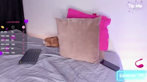 Snapshot of bella_jone chatting on December 28, 2024, 12:04 am isabella online show from December 28, 2024, 12:04 am