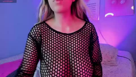  Bella  online show from April 30, 2026, 8:57 pm