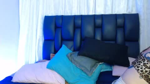 Snapshot of bella_lr chatting on July 5, 2026, 1:34 am Valentina online show from July 5, 2026, 1:34 am