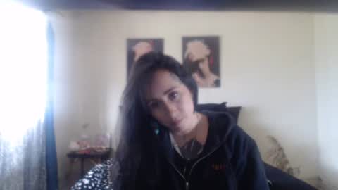 Snapshot of bella_luna34 chatting on April 14, 2026, 5:19 pm bella_luna34 online show from April 14, 2026, 5:19 pm