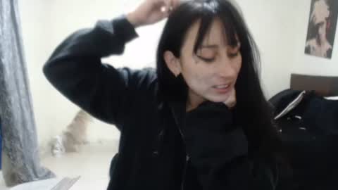 Snapshot of bella_luna34 chatting on May 5, 2026, 2:19 am bella_luna34 online show from May 5, 2026, 2:19 am