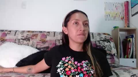 Snapshot of bella_marlowe chatting on November 21, 2025, 4:38 pm Bella Marlowe online show from November 21, 2025, 4:38 pm