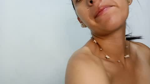Snapshot of bella_marlowe chatting on July 25, 2026, 3:26 am Bella Marlowe online show from July 25, 2026, 3:26 am