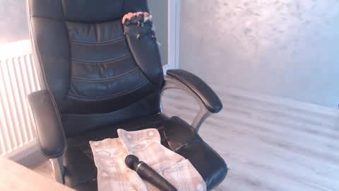 Snapshot of bella_miax chatting on January 13, 2025, 12:02 pm online show from January 13, 2025, 12:02 pm