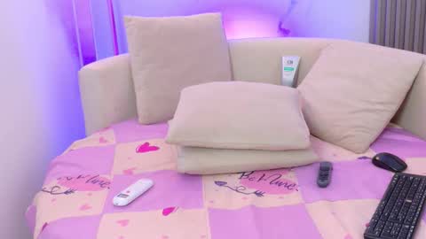 BELLA online show from February 2, 2026, 3:38 am