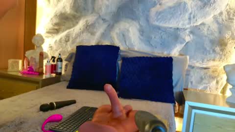 Snapshot of bella_mush chatting on July 25, 2026, 10:07 pm BELLA online show from July 25, 2026, 10:07 pm