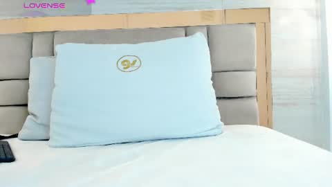 Snapshot of bella_novoa chatting on June 19, 2026, 3:33 am BELLA online show from June 19, 2026, 3:33 am