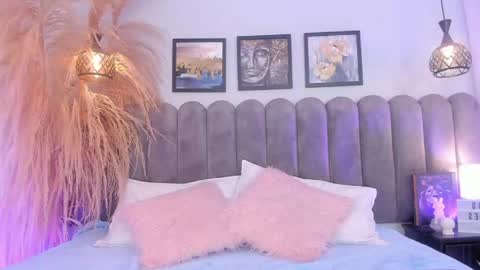 bella_peach_ online show from May 1, 2026, 3:33 am
