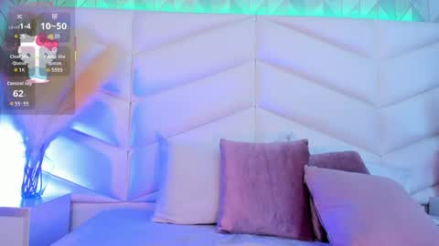 Snapshot of bella_peach_ chatting on July 1, 2026, 3:41 am bella_peach_ online show from July 1, 2026, 3:41 am