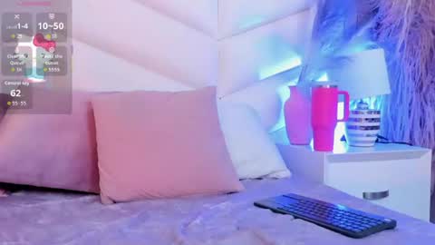 Snapshot of bella_peach_ chatting on July 9, 2026, 8:29 am bella_peach_ online show from July 9, 2026, 8:29 am
