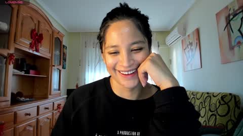 bella_pocahontas3 online show from January 2, 2025, 9:22 am