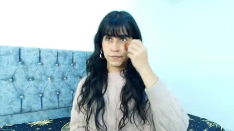 Snapshot of bella_poisonous chatting on September 15, 2025, 12:54 am Bella online show from September 15, 2025, 12:54 am