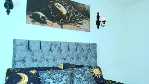 Snapshot of bella_poisonous chatting on October 12, 2025, 12:09 am Bella online show from October 12, 2025, 12:09 am