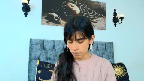 Snapshot of bella_poisonous chatting on October 15, 2025, 12:33 am Bella online show from October 15, 2025, 12:33 am